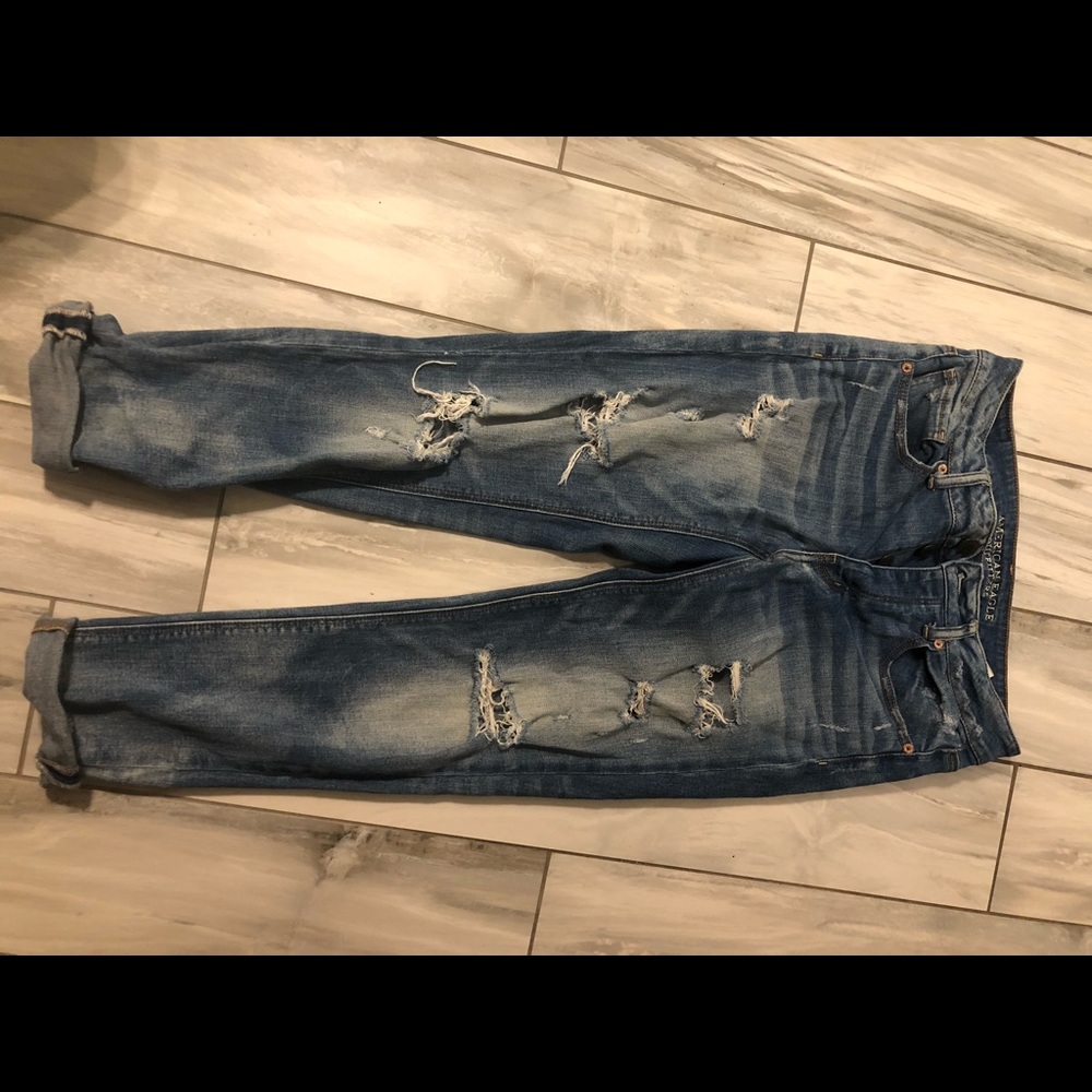 High waisted ripped jeans